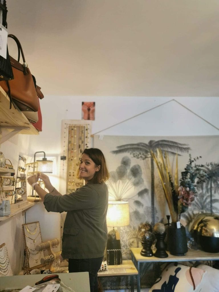 Sandra, dans de la boutique Déco Pépites